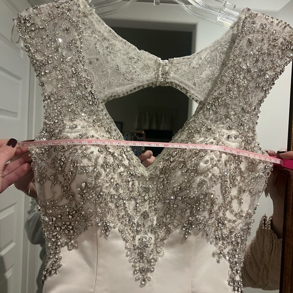 Allure Bridals wedding dress fit and flare satin mermaid style Ivory 4 - Picture 11 of 17